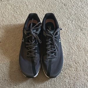 On running cloud flow rock/rose 11